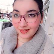 Étudiante qui maîtrise bien le kabyle tamazight berbère